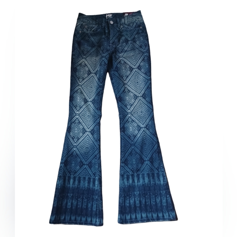 Tokyo Darling High Waisted faded diamond patterned Flair blue jeans. Size 4 NWT